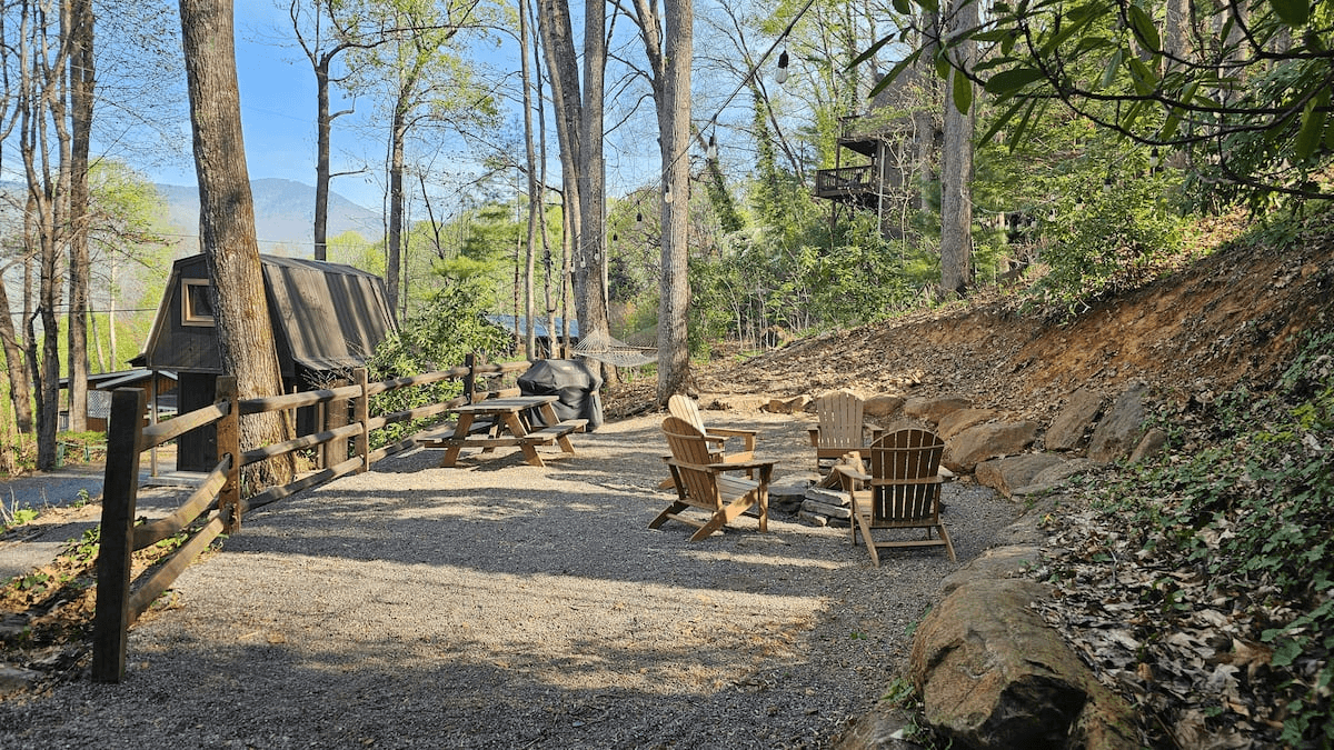 Lazy Bear Cabin gallery photo 2